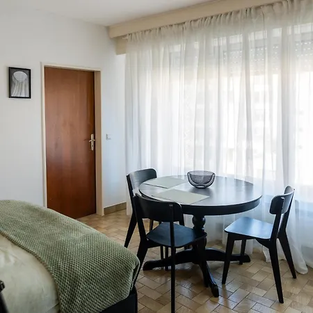 Core - Gare Nest - Free Breakfast Apartment