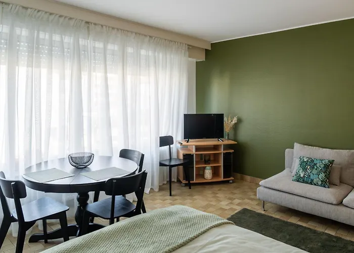 Core - Gare Nest - Parking And Breakfast By Request شقة