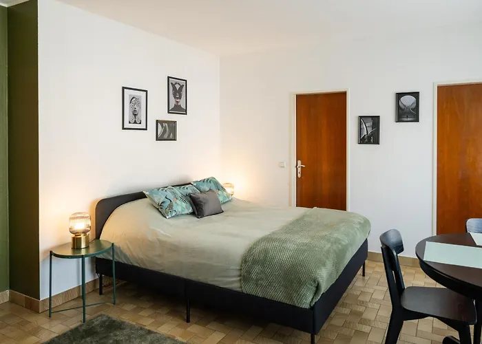 Core - Gare Nest - Parking And Breakfast By Request